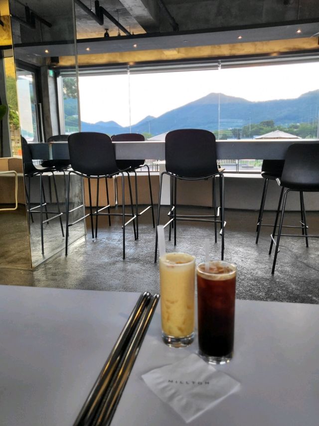 드라이브 즐기기 좋은 청도카페 밀톤☕️