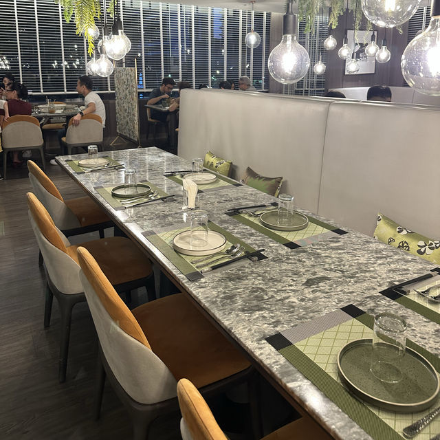 板橋凱撒大飯店 蓮花泰式料理！網美風裝潢、輕奢華的體驗！