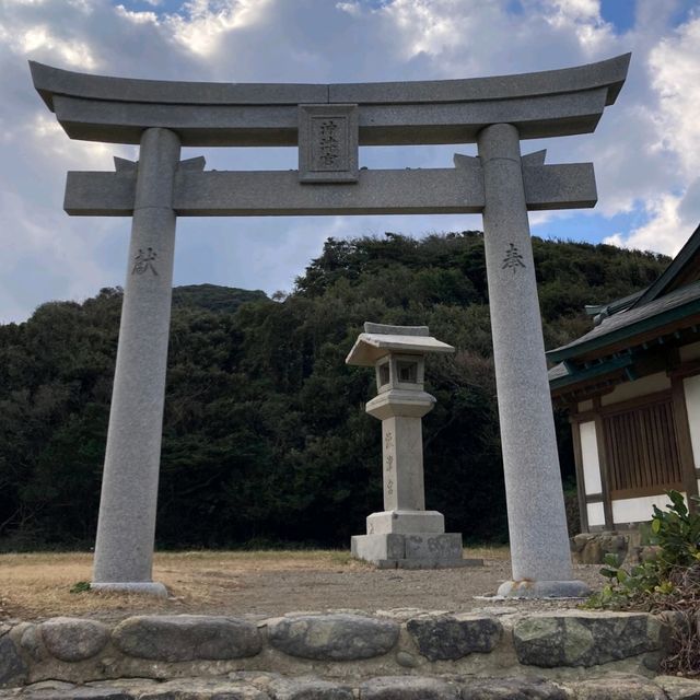 世界遺産 宗像大社沖津宮遙拝所の夢の小夜島と赤い鳥居