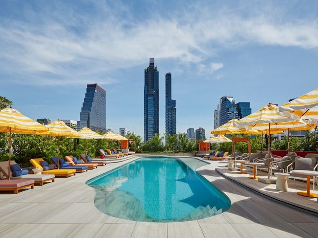 曼谷瑪哈納功標準酒店：現代摩登，入住福利豐富