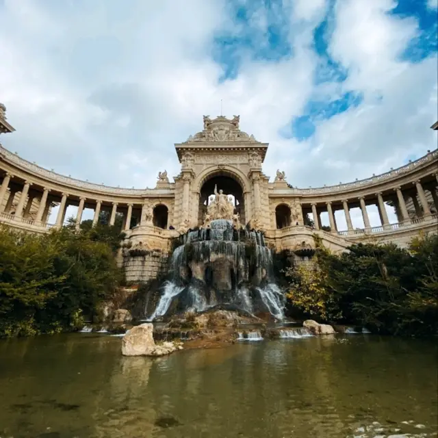 THE PALAIS LONGCHAMP.