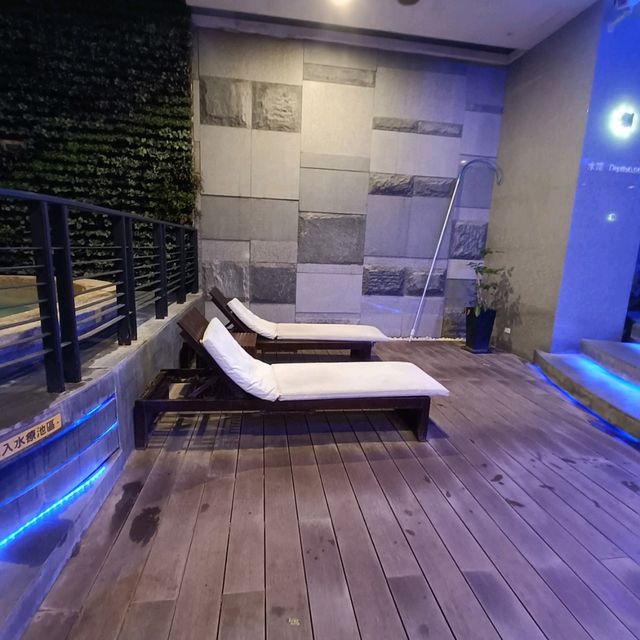 『苗栗馥藝金鬱金香酒店』