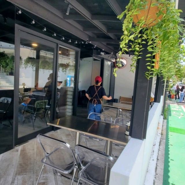 Must Cafe 必要咖啡