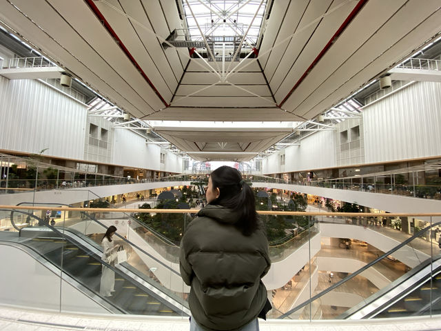 There is a Hyundai Mall in Seoul!