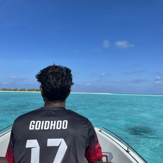 Cruising the Azure blue waters of Maldives 