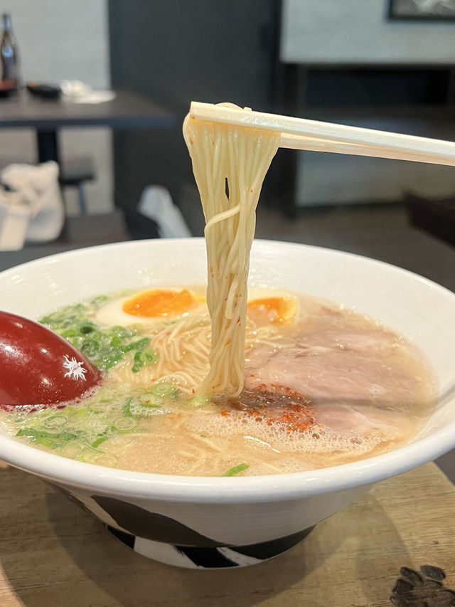 【福岡ラーメン】行列の絶えない人気のラーメン店