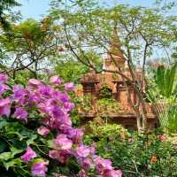 曼谷Pariwat Temple：佛教禪意畫捲