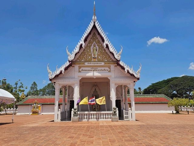 วัดพระบรมธาตุไชยาราชวรวิหาร