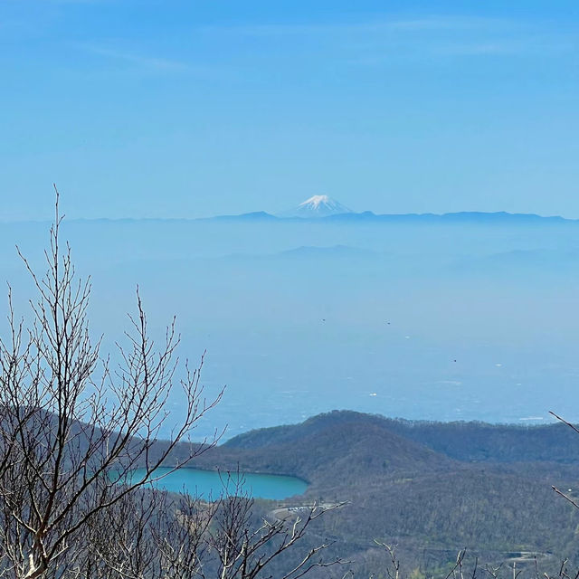 明神岳：挑戰性高山，頂峰視野廣闊