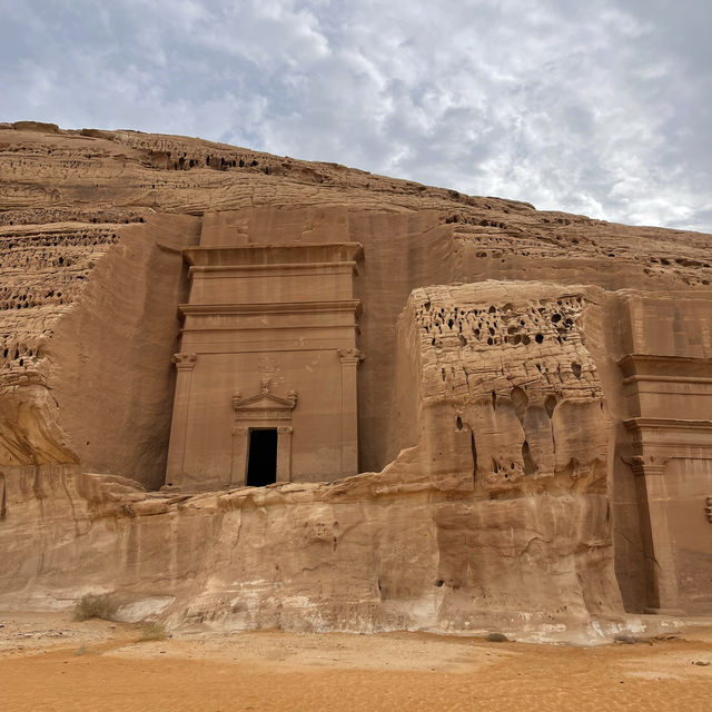 サウジアラビアの古代都市【マダイン・サーレハ】