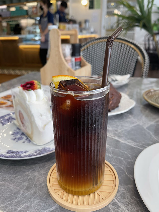 PRALINE Cafe 🍽️ 