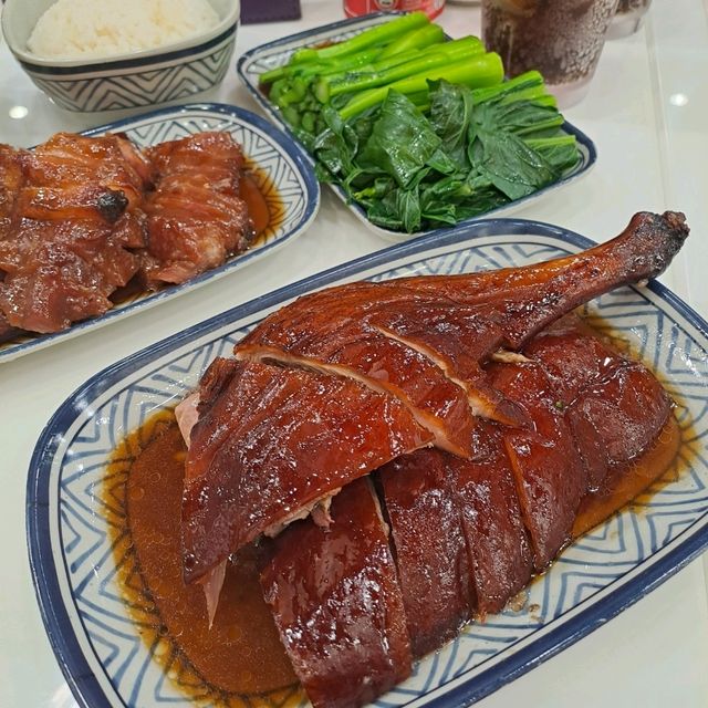 燒鵝脆嫩好美味
