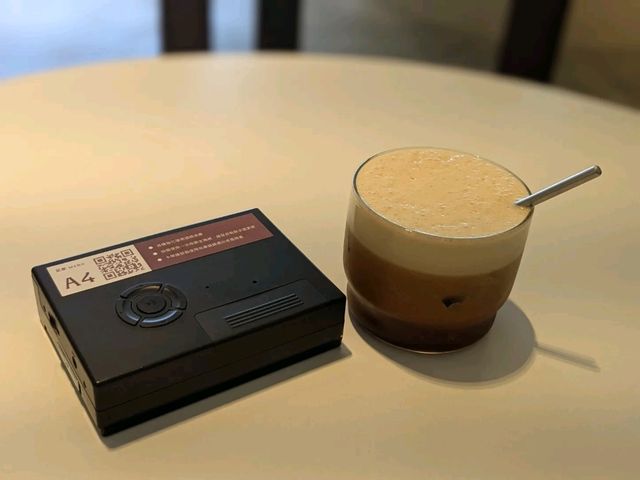 台南-美術館二樓喝咖啡：褐 umber