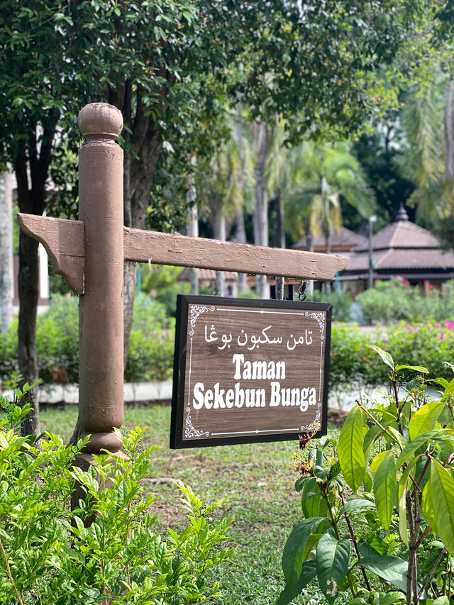 An floral garden worth to visit! 