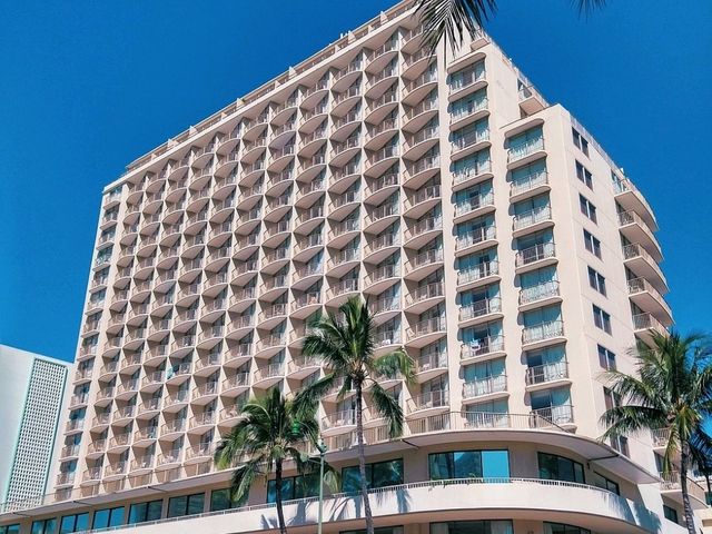 🌴 Stay at Ohana Waikiki East