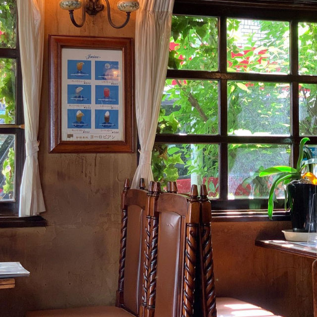 ジブリの世界観のような喫茶店
