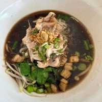สมเกียรติ ร้านก๋วยเตี๋ยวไก่ตุ๋นเปิดใหม่ย่านสวนดอก