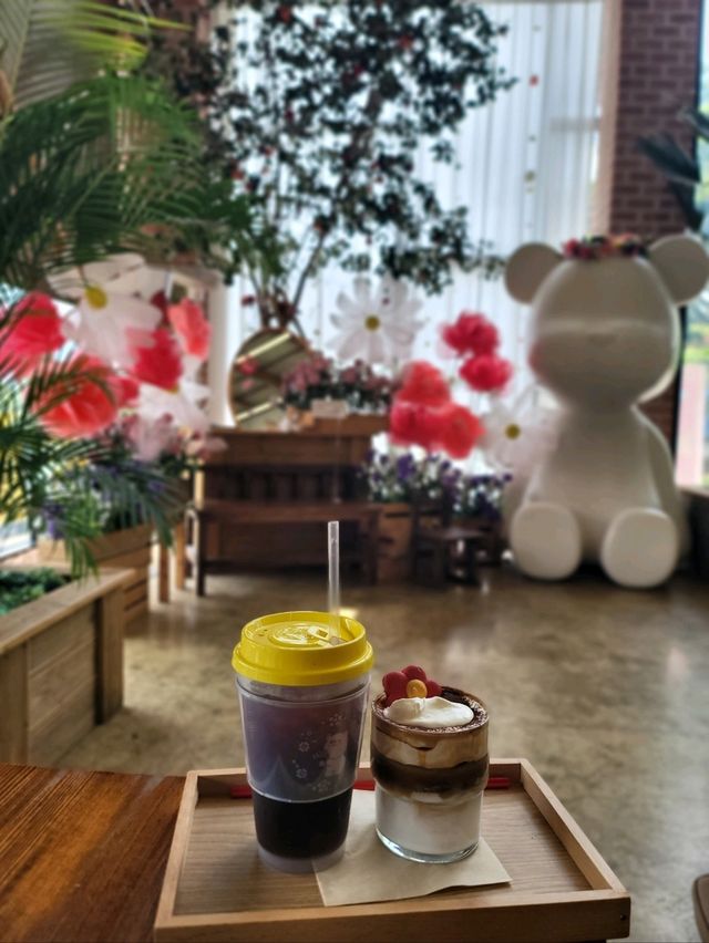 통창밖 초록가득한 힐링 정원카페💚