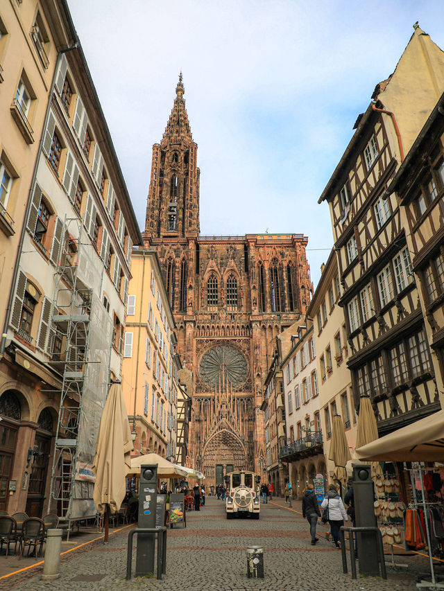 【ストラスブール🇫🇷】おしゃれな建築物が建ち並ぶ街