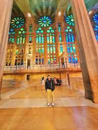Exploring Basílica de la Sagrada Família: Gaudí’s Iconic Masterpiece