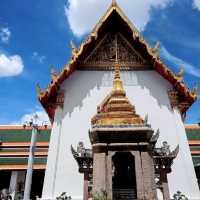 วัดที่สร้างพร้อมกับการสร้างพระบรมมหาราชวัง✨️