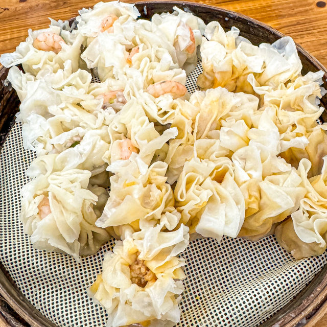 Local favourite: Haihuiyuan Lao Shaomai Shop in Leshan