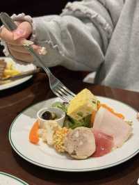 【京都/烏丸】パリの雰囲気が漂う本格フレンチとカフェが楽しめるお店