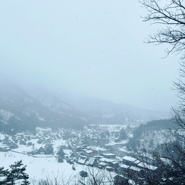 Dreamy snow village in Japan - Shirakawago 