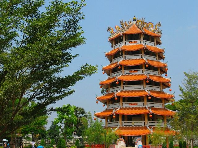 ศาลเจ้าพ่อหลักเมืองสุพรรณบุรี เที่ยวสายมูใกล้กรุง