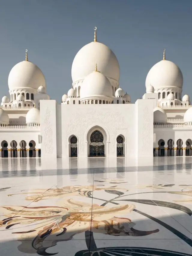 สำรวจความยิ่งใหญ่ของมัสยิด Sheikh Zayed: สัญลักษณ์แห่งศรัทธาและสถาปัตยกรรม