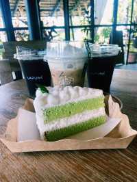  คาเฟ่ทุ่งดอกไม้ : Lapuné Cafe and Scene