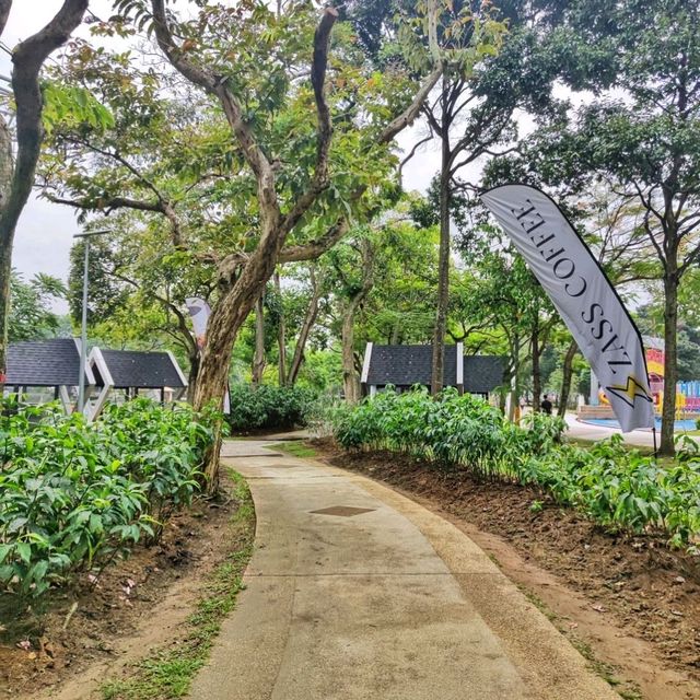 🇲🇾 Zass Coffee: A Cafe by the Lake in Cyberjaya