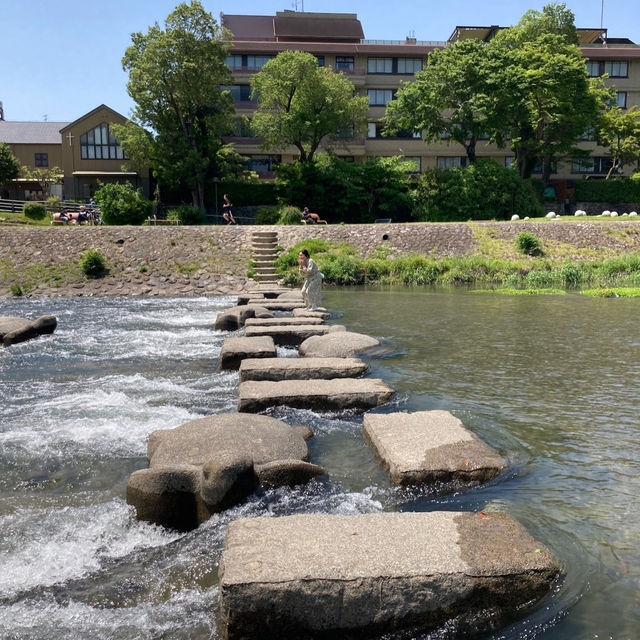 鴨川公園（Kamo River Park）：自然與城市生活的完美融合