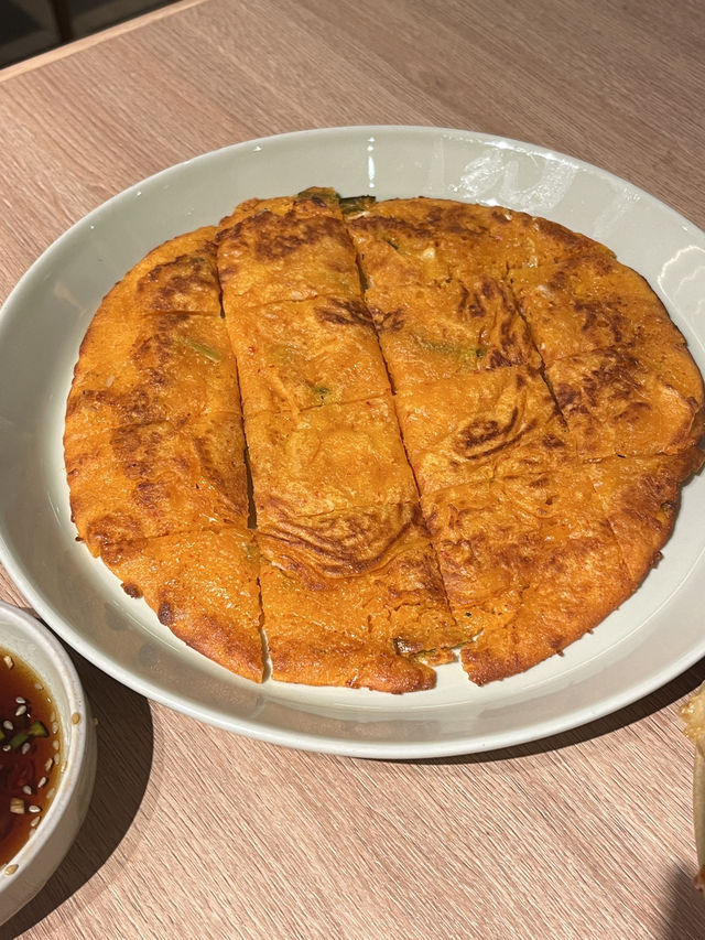 韓式晚餐：甜辣炸雞、泡菜煎餅、薯仔排骨湯