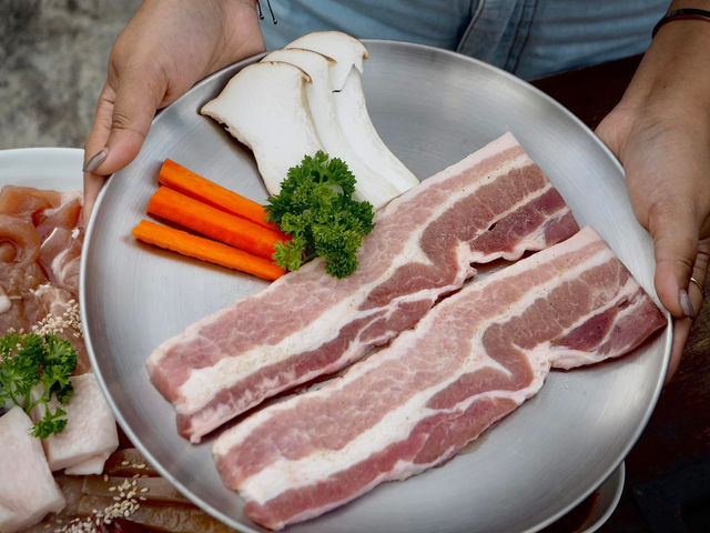 🥓☁️   #หมูกระทะ บนดาดฟ้า • #วิวอย่างปัง 