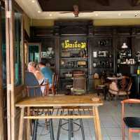 มือเยี่ยม Phuket Old Town Cafe 