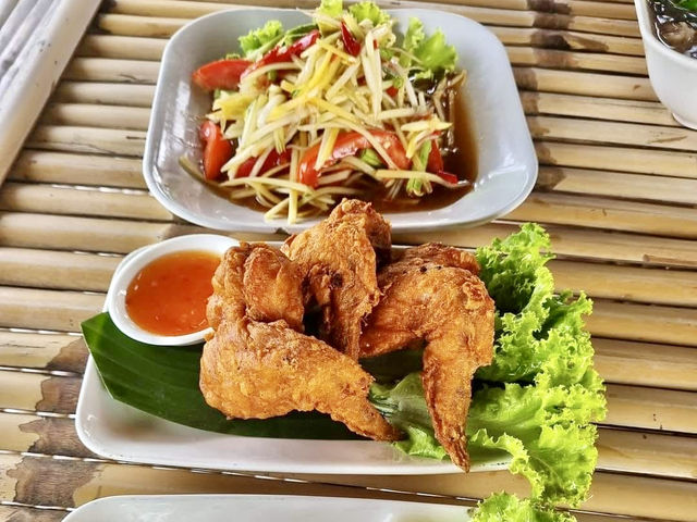 คาเฟ่กลางทุ่งนาวิวสุดปัง คาเฟ่สุดชิล อาหารอร่อย