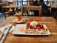 Waffle Heaven at Maison Dandoy in Brussels🇧🇪