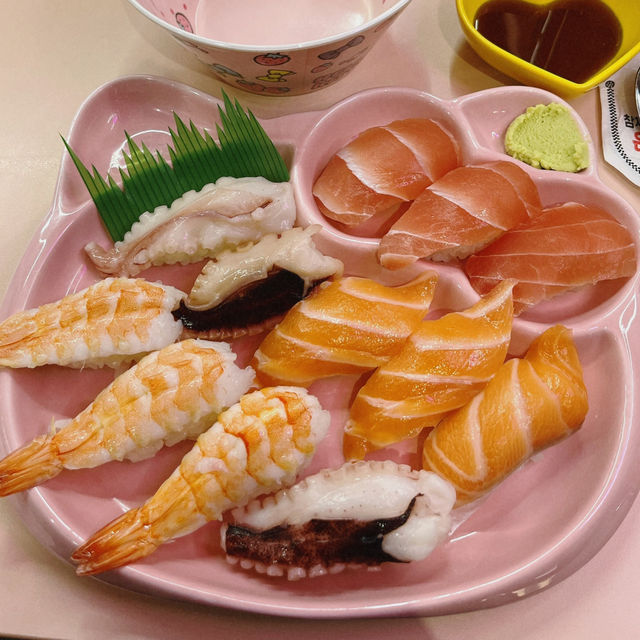 갸루 키티도 가득한 유명 스시 ‘은행골’🍣🧡