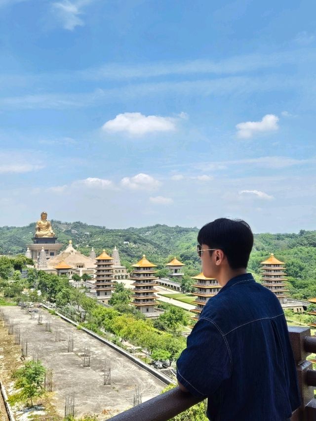 가오슝 근교 여행 : 불광산 불타기념관🛕