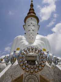 “วัดพระธาตุผาซ่อนแก้ว: อัญมณีแห่งขุนเขา ที่สายบุญต้