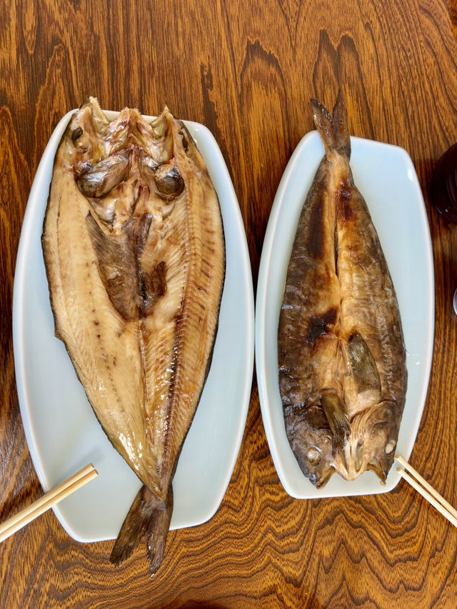 【北海道】小樽青塚食堂：祝津海岸美景，地道燒魚料理