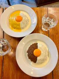 A Cozy Café with Delicious Curry – MOKUBAZA