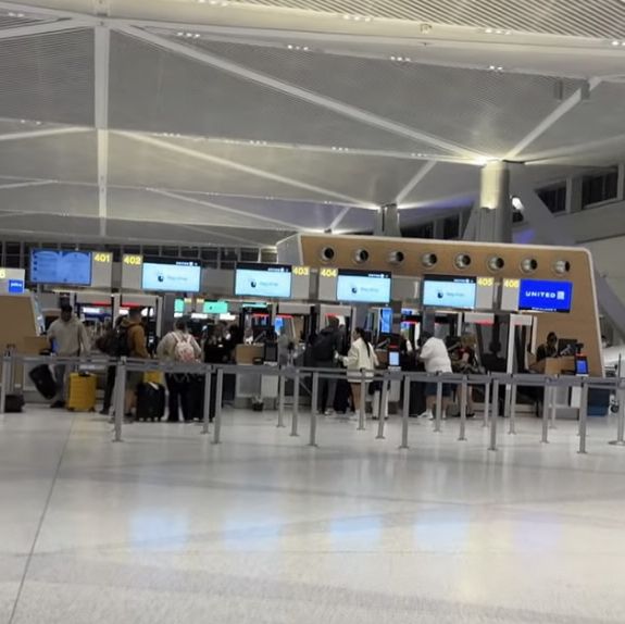 리버티 공항