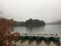 ชิลกลางสายหมอก พักใจกลางธรรมชาติที่ Yuno Lake