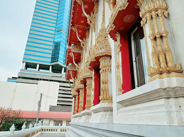 泰國曼谷湄南河畔著名古跡皇家寺廟景點：Wat Mai Chong Lom，暹羅文化藝術風格精美寺廟建築，適合打卡拍照📸冥想