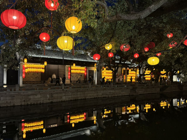 Huishan Ancient Town at Night: A Dazzling Lantern-Lit Dream