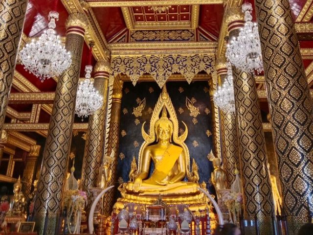 ไหว้พระขอพร วัดพระศรีรัตนมหาธาตุ