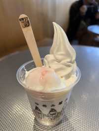 下呂溫泉美食推薦～邊泡免費足湯 邊吃溫泉蛋霜淇淋🍦