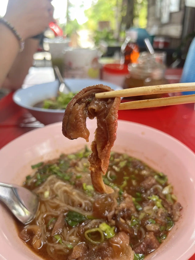 ร้านก๋วยเตี๋ยวลับๆ ลับที่แปลว่าลับจริงๆ